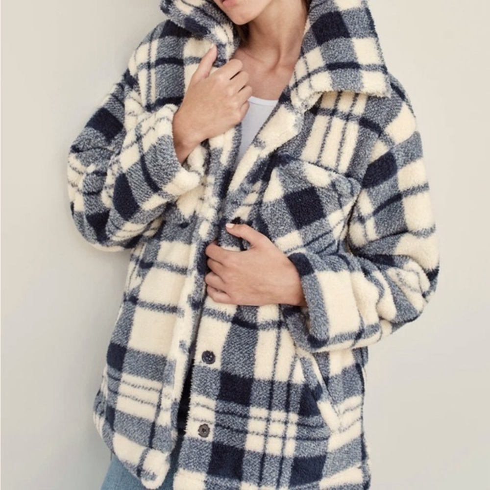 Stateside Double Faced Sherpa Jacket in Navy/Cream Plaid size small